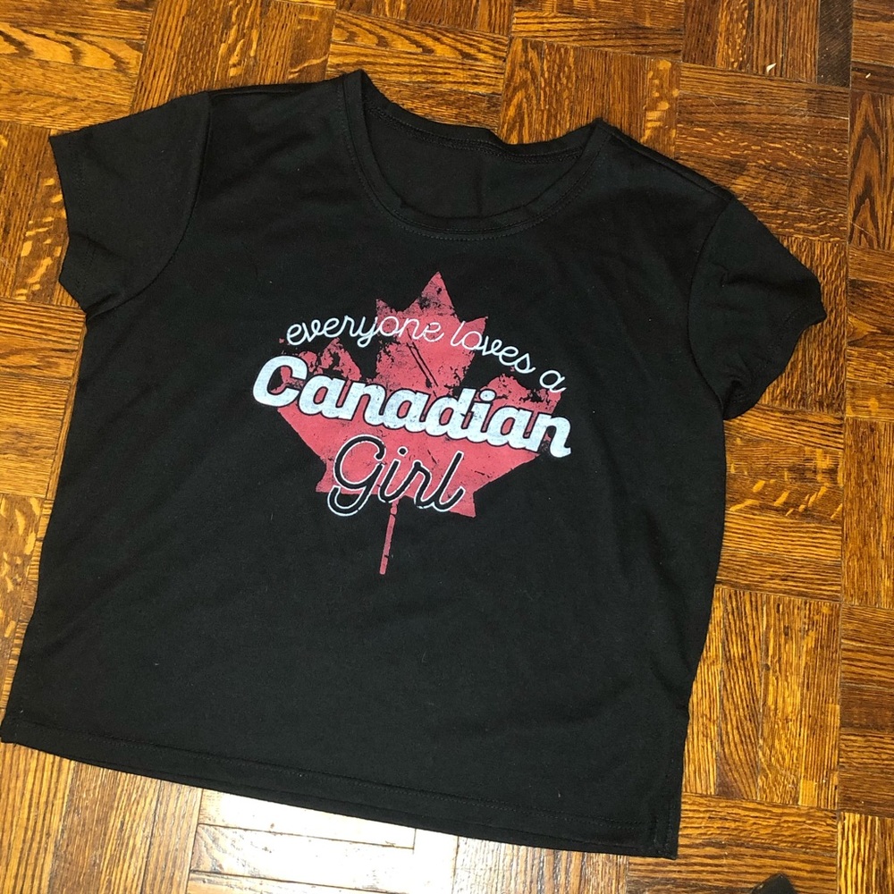 Canadian crop tee 🇨🇦 - Picture 4 of 5